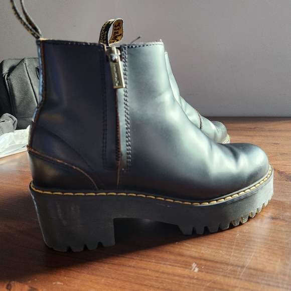 Dr. Martens ROMETTY II VINTAGE SMOOTH LEATHER CHELSEA BOOTS - Picture 7 of 9
